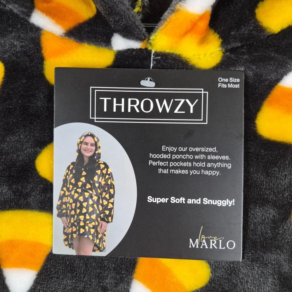 Throwzy By Marlo Lorenz Blanket Pullover Women's One Size‎ Halloween Candy NWT
